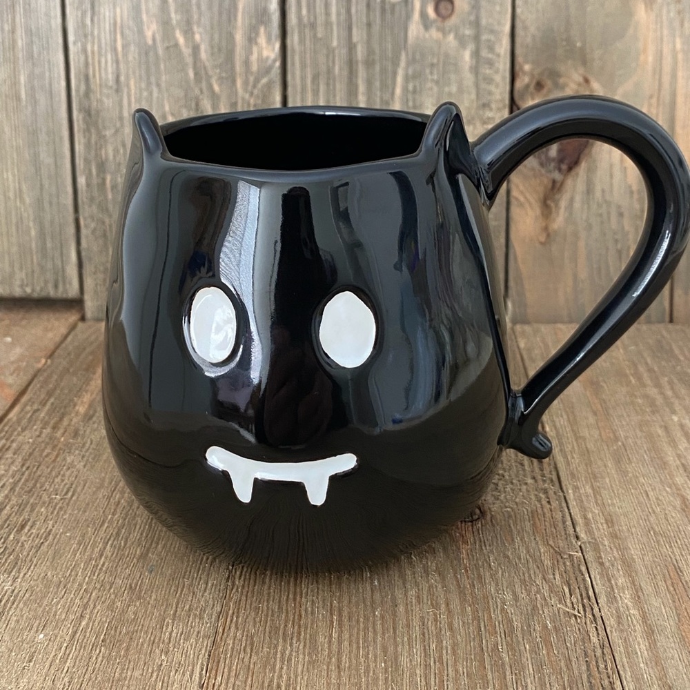 Pottery Barn Black  Halloween Bat Figural Stoneware Mug Mint Unused 18oz Ceramic